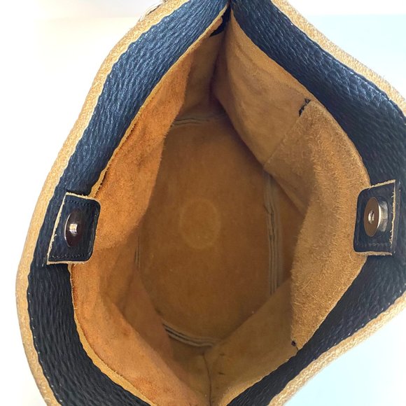 ***SOLD*** Roots Black French Parisian Bucket Bag - - Picture 6 of 7